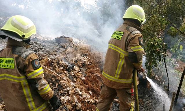Akibat Pembakaran Sampah Rumah Jamur Ludes