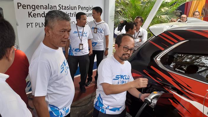 Mobil Listrik Kurangi Polusi