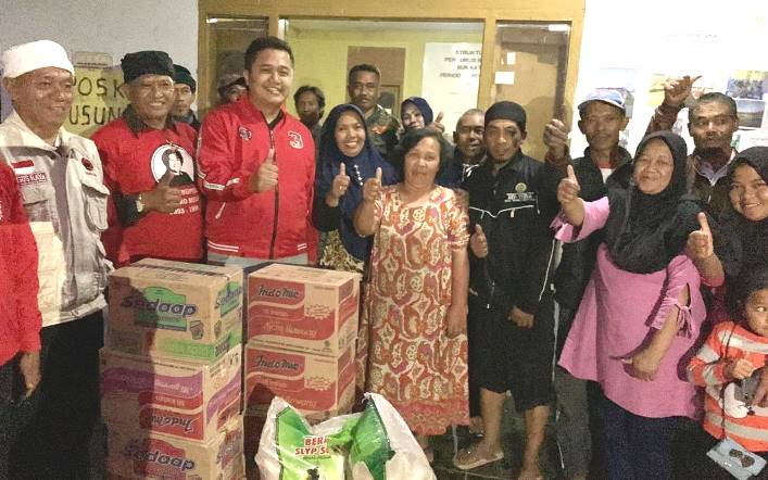 PDI Perjuangan Kabupaten Bandung Bantu Korban Puting Beliung Pangalengan PDI Perjuangan Kabupaten Bandung Bantu Korban Puting Beliung Pangalengan