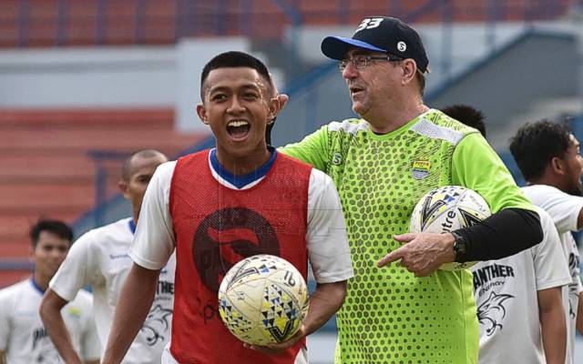 Siap Jalani Laga Krusial, Persib Kontra Bhayangkara Digelar Rabu Pekan Ini Siap Jalani Laga Krusial, Persib Kontra Bhayangkara Digelar Rabu Pekan Ini