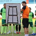 Kejar Waktu Urus Izin Kerja