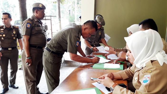 73 Personil Satpol PP Jalani Tes Urine