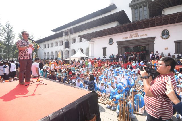Angklung’s Day 2019 Resmi Dibuka di Gedung Sate Angklung’s Day 2019 Resmi Dibuka di Gedung Sate
