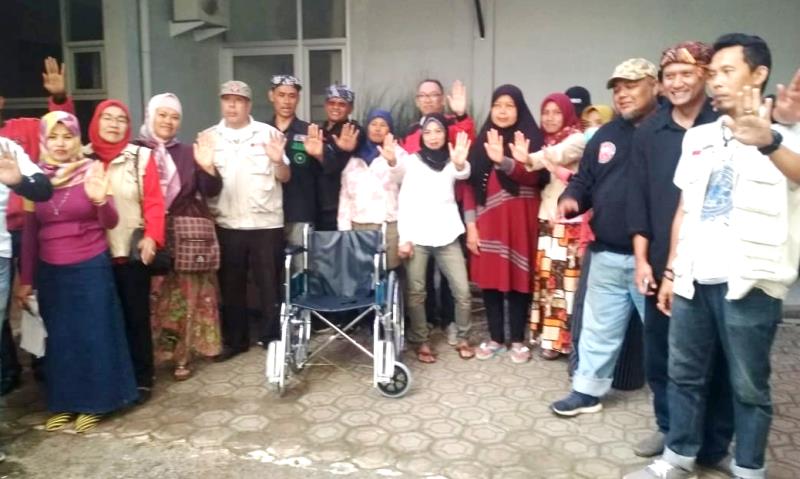 Baguna PDIP Jawa Barat Beri Bantuan Kursi Roda