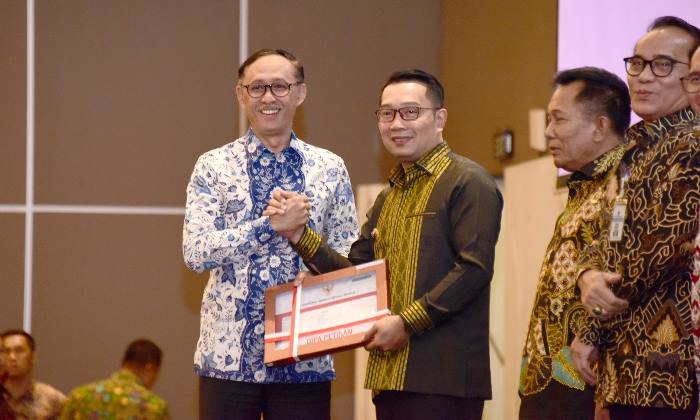 Berikan Penghargaan Daerah dan OPD