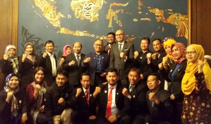 13 Guru SMK Ikuti Diklat di Prancis 13 Guru SMK Ikuti Diklat di Prancis