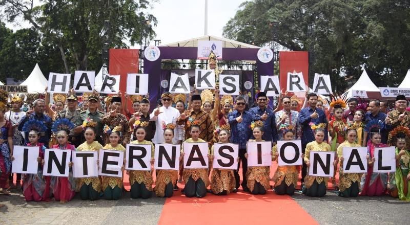 Wagub Jabar: Hari Aksara Internasional Jadi Momentum Berantas Buta Huruf Wagub Jabar: Hari Aksara Internasional Jadi Momentum Berantas Buta Huruf