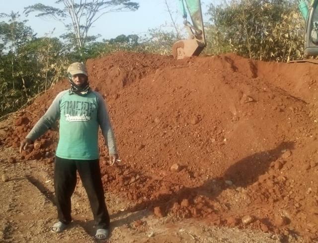 KCIC Serobot Lahan Sawah Milik Warga