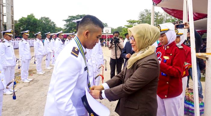 Kadisdik Jabar Lantik 706 Calon Taruna Kadisdik Jabar Lantik 706 Calon Taruna