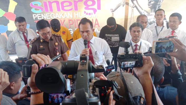 Kanwil DJP Jabar I Serahkan Empat Tersangka Pidana Pajak