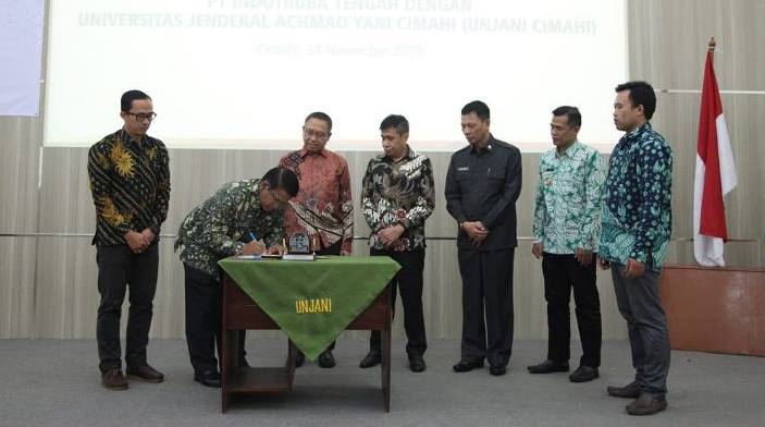 Enam Mahasiswa Unjani Terima Beasiswa dan Berpeluang Kerja di Perusahaan Perkebunan Enam Mahasiswa Unjani Terima Beasiswa dan Berpeluang Kerja di Perusahaan Perkebunan