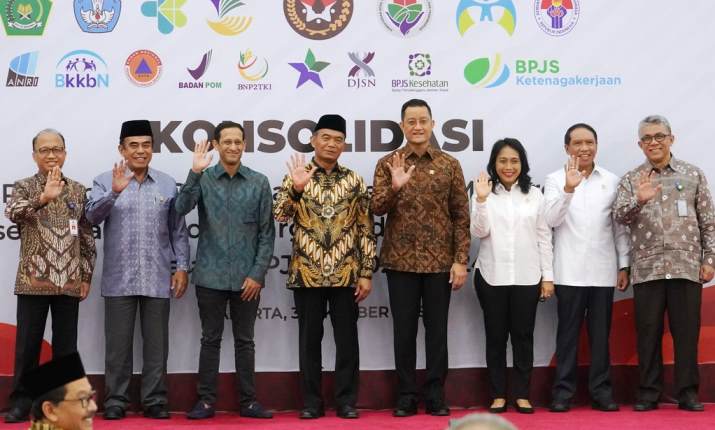 Mendikbud Hadiri Konsolidasi Percepatan Visi Misi Presiden Mendikbud Hadiri Konsolidasi Percepatan Visi Misi Presiden
