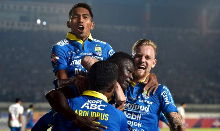 Persib Kokoh di Papan Tengah