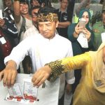 Istri Bupati Ambil Formulir Balonbup?