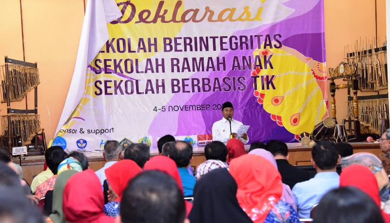  Plh. Gubernur Jabar Deklarasikan Sekolah Ramah Anak dan SeBaTIK