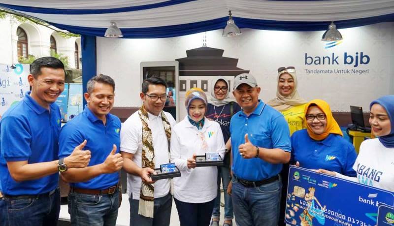 Seru! Karnaval Budaya Kolosal West Java Festival bersama bank bjb Seru! Karnaval Budaya Kolosal West Java Festival bersama bank bjb