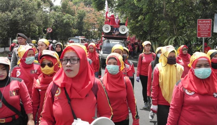 Buruh Cimahi Ancam Mogok Daerah Buruh Cimahi Ancam Mogok Daerah