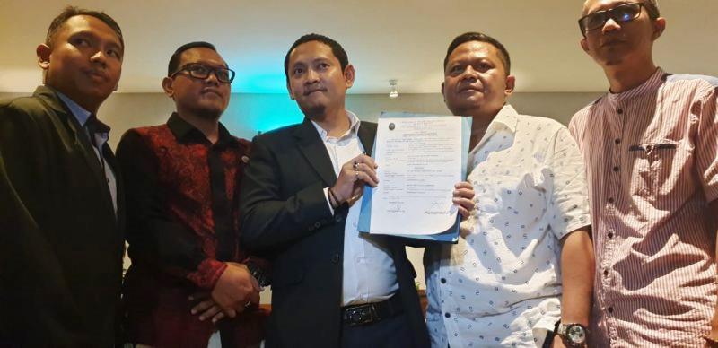 Korban Akumobil Minta  OJK Bertanggung Jawab