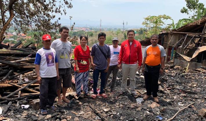 Ringankan Beban Korban Kebakaran, Luthfi Berikan Bantuan