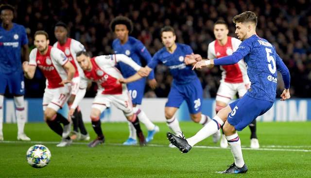 Pesta Gol Diwarnai Dua Kartu Merah