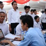 Peserta tes seleksi CPNS Kemenkumham saat pengecekan keabsahan administrasi di gedung BKN, Jakarta, beberapa waktu lalu, tercatat 1.116.138 pelamar CPNS mendaftar di lingkungan Kemenkumham. Untuk 2019 ini di Kota Cimahi, ada 99 formasi yang dibuka untuk CPNS.