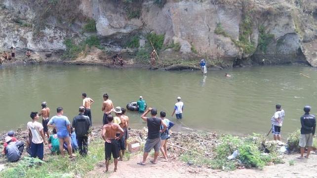 Dua Pelajar Tenggelam di Sungai Cimanuk