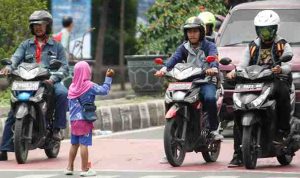 Masalah kemiskinan di Kota Bandung saat ini masih menjadi sorotan yang harus ditangani oleh Wali Kota Bandung Yana Mulyana.
