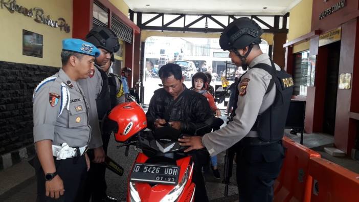Polisi Masih Jadi Incaran