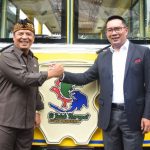 30 Bus Wisata Diserahkan Langsung Gubernur