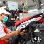 11 Hal Yang Wajib Diperhatikan Pengguna Sepeda Motor Saat Musim Hujan