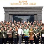 Dinobatkan Jadi Gubernur Desa