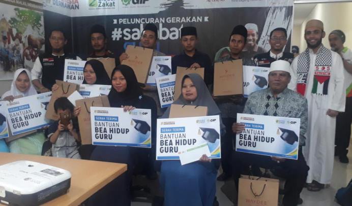 Sejahterakan Guru Honorer Lewat Program Gerakan Sahabat Guru