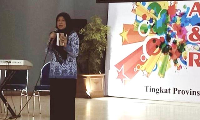 Anak Usia Sekolah di Jabar Wajib Menempuh Pendidikan Selama 12 Tahun Anak Usia Sekolah di Jabar Wajib Menempuh Pendidikan Selama 12 Tahun