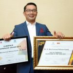 Gubernur Dapat Penghargaan Entrepreneur Award dan Marketeer of The Year 2019