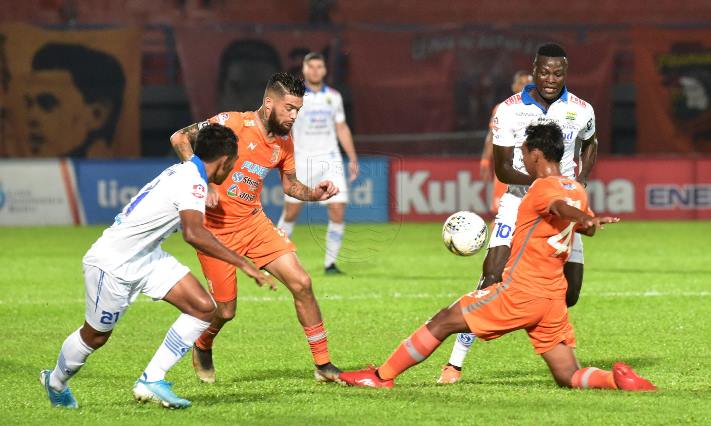 Maung Bandung Hapus Mimpi Borneo FC