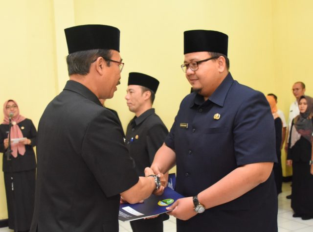 Pj Sekda Lantik Pejabat Struktural dan Pengawas Susulan Pemda Provinsi Jabar Pj Sekda Lantik Pejabat Struktural dan Pengawas Susulan Pemda Provinsi Jabar