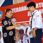 Ribuan Siswa SD SMP Terima Bantuan SPP Gratis dari Pemkot Cimahi