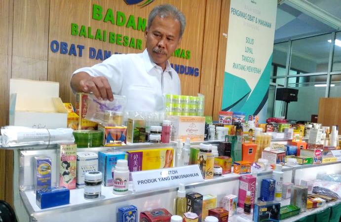 Produk Ilegal Dimusnahkan