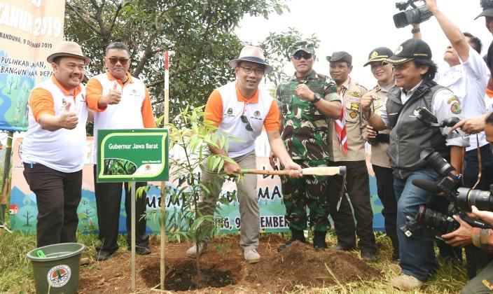 Atasi Lahan Kritis Caringin Tilu