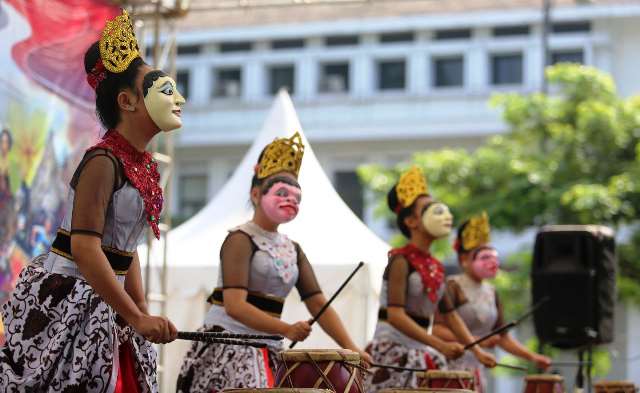Lestarikan Budaya Lokal di Era Gempuran Digital