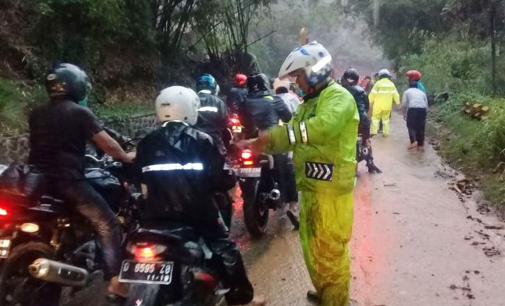 Longsor Sungapan Diduga Akibat Galian C