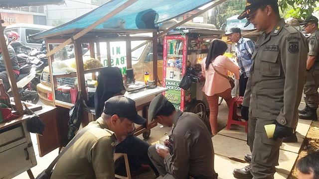 PKL Cimahi Mulai Direlokasi PKL Cimahi Mulai Direlokasi