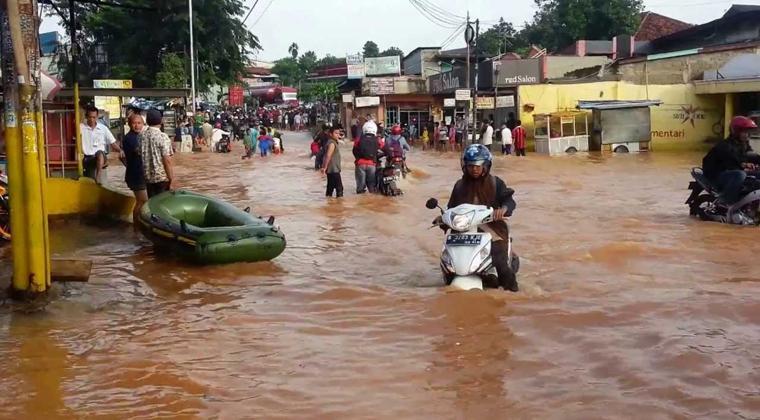 Politisi PAN Ini Loloskan Anggaran Penanganan Banjir di Kota Bekasi Rp 74,1 M Politisi PAN Ini Loloskan Anggaran Penanganan Banjir di Kota Bekasi Rp 74,1 M