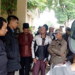 Warga Geruduk Kantor Kecamatan