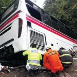 Banting Setir Hindari Rombongan Motor