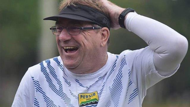 Robert: Asia Challenge 2020 Bermanfaat Buat Persib Robert: Asia Challenge 2020 Bermanfaat Buat Persib