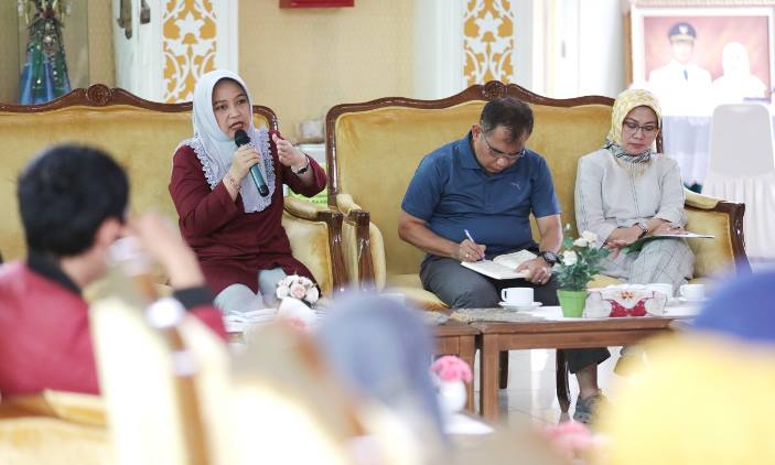 Pemkab Keluarkan Moratorium Pengiriman Tenaga Kerja Pemkab Keluarkan Moratorium Pengiriman Tenaga Kerja