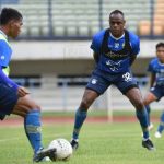 Igbonefo Ikuti Latihan Perdana Persib