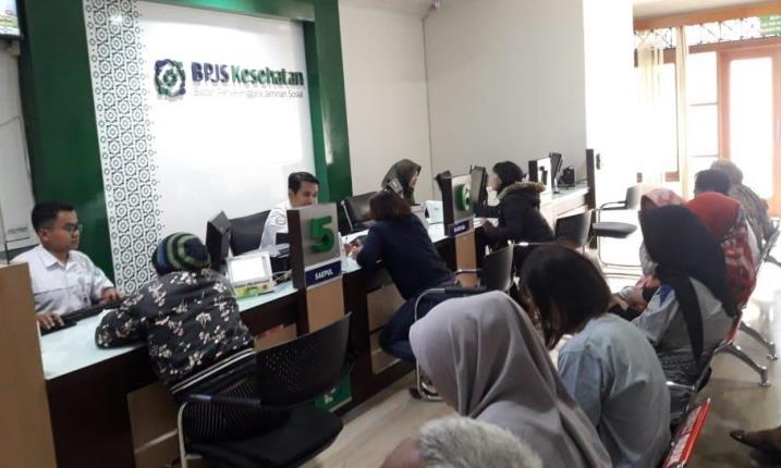 Iuran Naik, Ribuan Peserta JKN-KIS Turunkan Kelas Iuran Naik, Ribuan Peserta JKN-KIS Turunkan Kelas