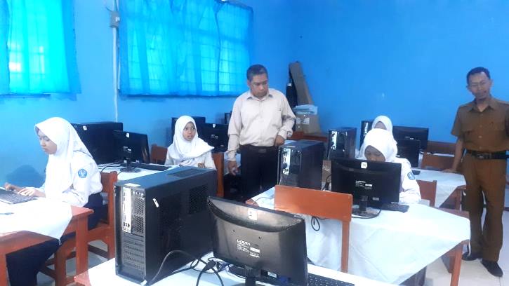 Pertama Gelar UNBK, SMP Bina Taruna Optimistis Menjadi Sekolah Unggulan Pertama Gelar UNBK, SMP Bina Taruna Optimistis Menjadi Sekolah Unggulan